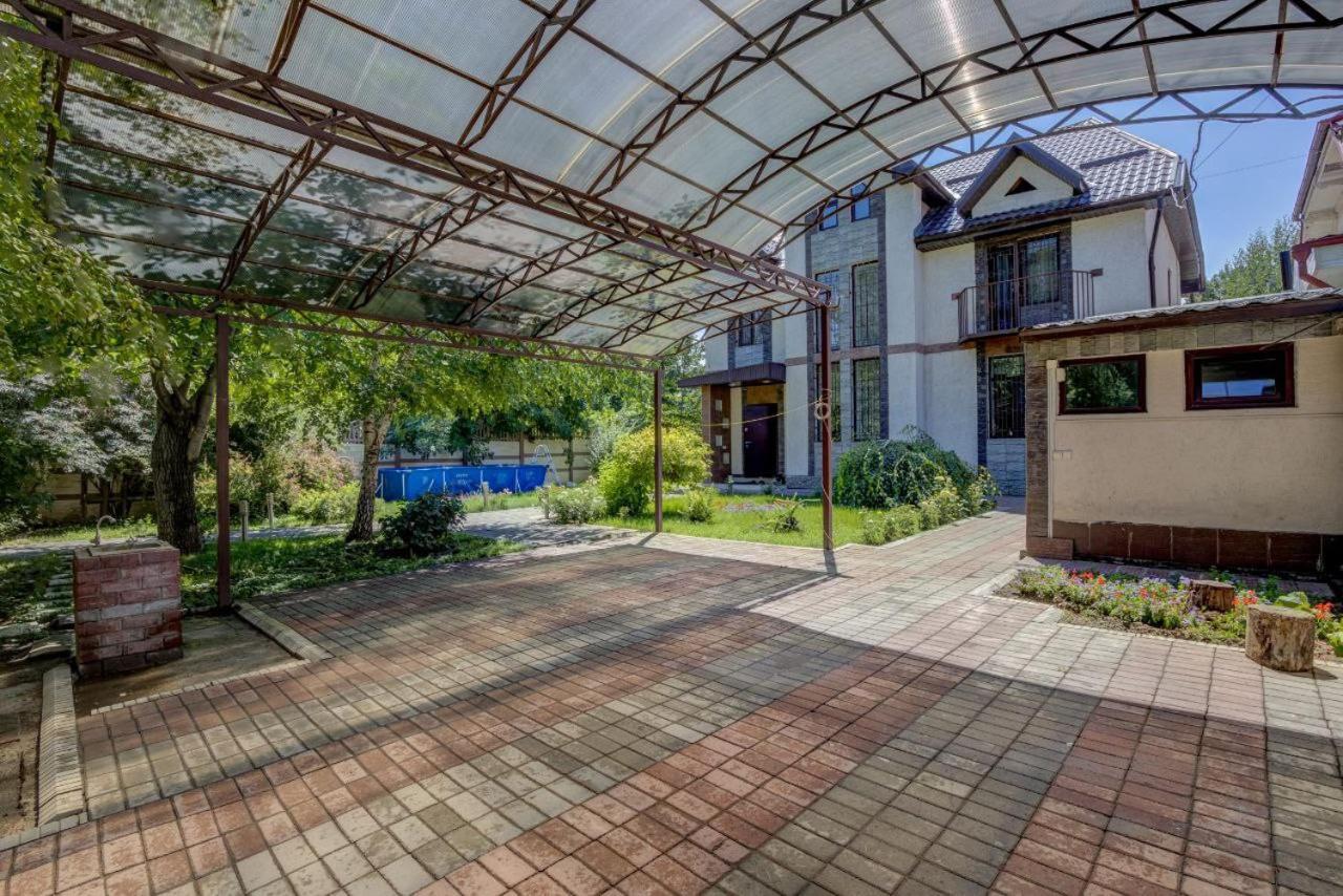 Opera Bed&Breakfast 比什凯克 外观 照片