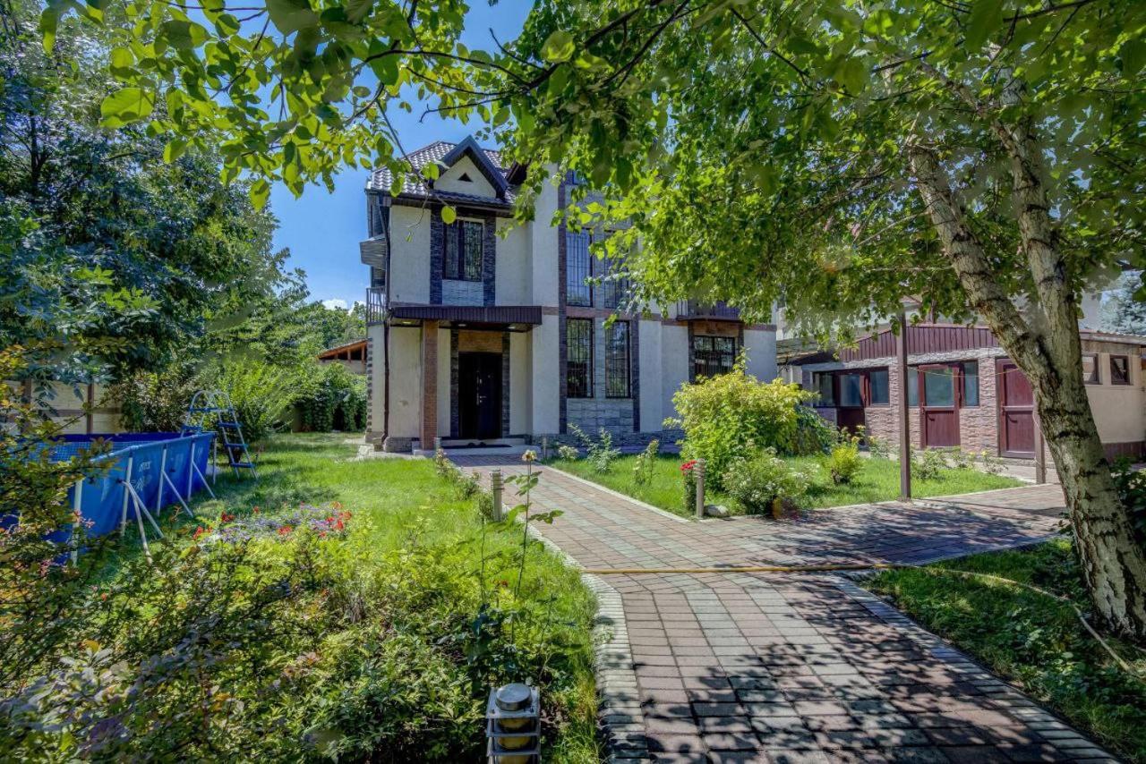 Opera Bed&Breakfast 比什凯克 外观 照片